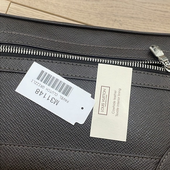 Authentic Louis Vuitton brown travel clutch - Picture 7 of 7